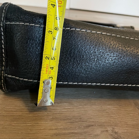 Kate Spade Black Leather Tote ✨HOST PICK✨ - Picture 7 of 10